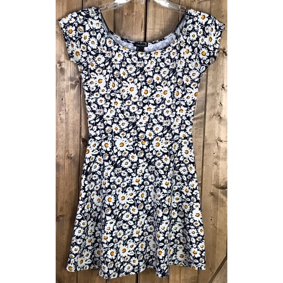 Forever 21 Dresses & Skirts - Forever 21 dress. Size Small